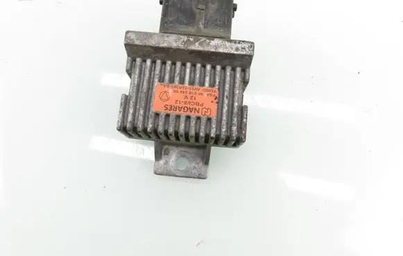 Peugeot 5008 Glow plug pre-heat relay 9663824880