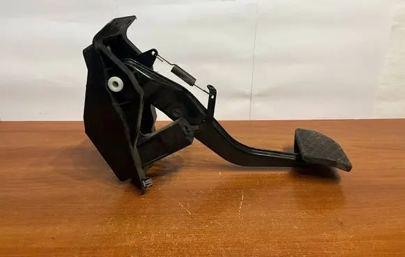 Mercedes-Benz S W221 Brake pedal A2212900301