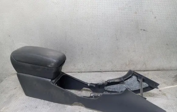 Toyota Avensis T250 Armrest