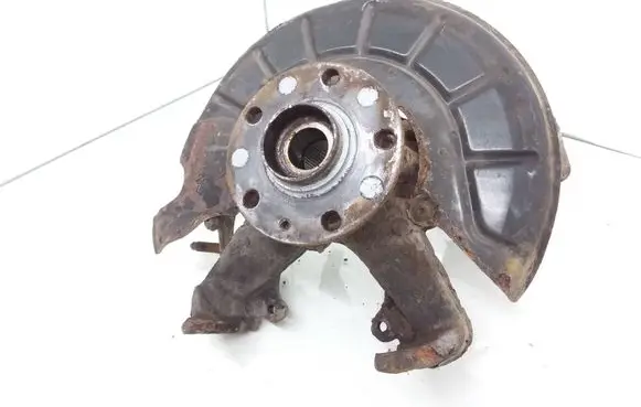 Skoda Octavia Mk2 (1Z) Front wheel hub spindle knuckle