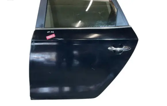 KIA Carens III Rear door