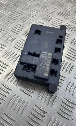 Mercedes-Benz C W203 Door control unit/module 2038201585