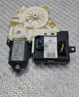 Ford C-MAX I Front door window regulator motor 7M5T14B533AC 5WK11582E 942411102