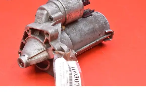 Renault Megane III Starter motor 233003329R