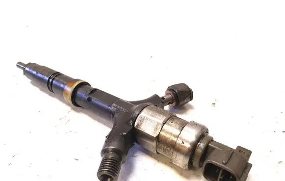 Fuel injector