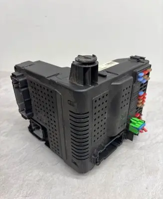 Volvo XC90 Fuse module 30765643 28043320 00006528507