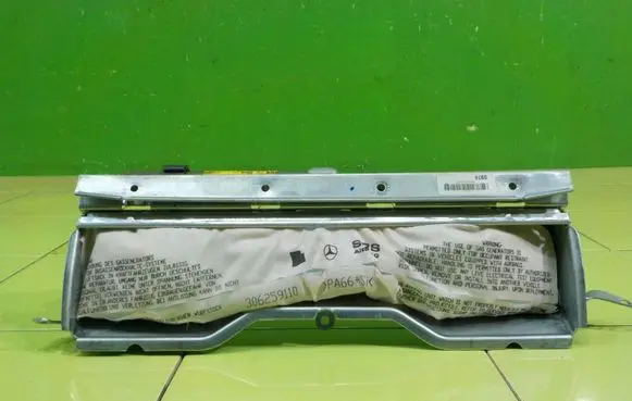 Mercedes-Benz E C207 W207 Knee airbag 306026999AR