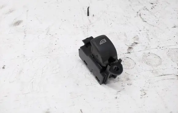 Volvo V70 Electric window control switch 31394840