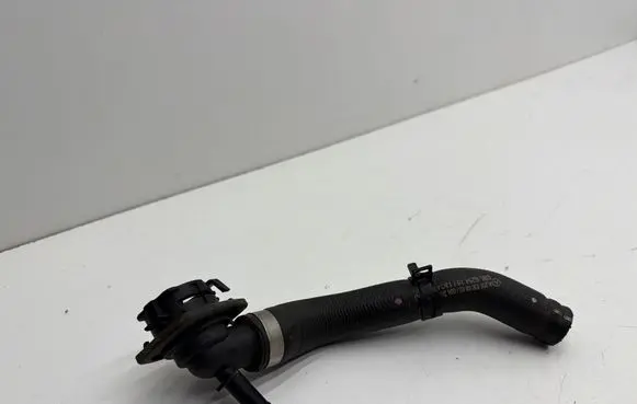 Engine coolant pipe/hose