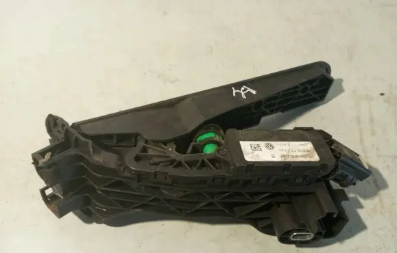 Volkswagen PASSAT B6 Accelerator throttle pedal 1K1723503L 6PV00860001