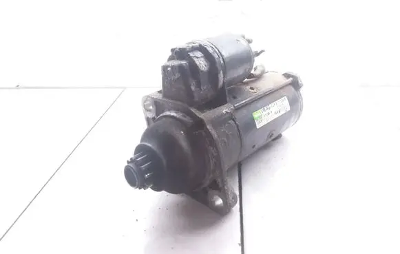 Volkswagen Bora Starter motor 02A911024B