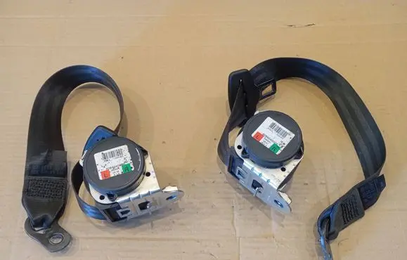 Mitsubishi Colt Rear seatbelt 608404000A 060621