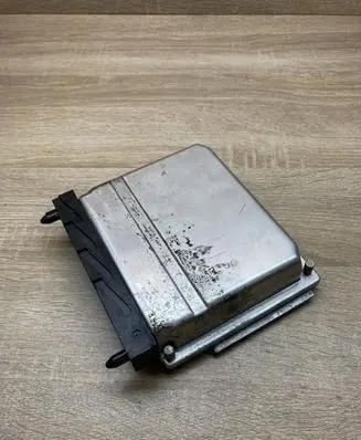 Volvo S70 V70 V70 XC Engine control unit/module ECU 08677708A 0281010319