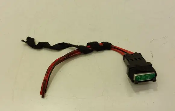 Audi A4 S4 B7 8E 8H Fuse 443937105A 4A0937530