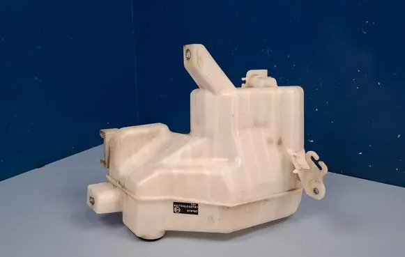 Toyota Highlander XU70 Windshield washer fluid reservoir/tank 060356403 853150E150 853550E080