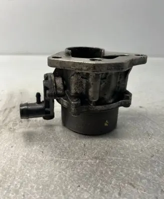 Opel Vivaro Vacuum pump 146503760R