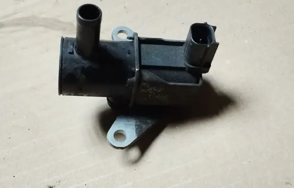 Honda CR-Z Turbo solenoid valve K5T46872
