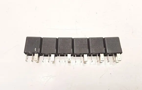 Opel Zafira A Other relay 24432680