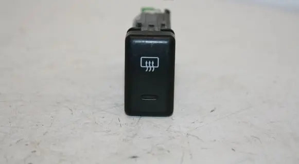 Opel Frontera B Windscreen/window heater switch M18872