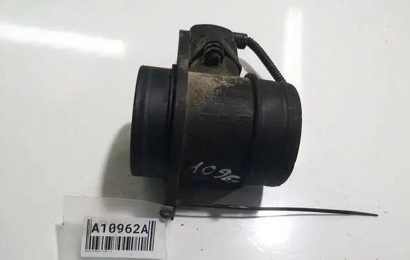 Skoda Octavia Mk2 (1Z) Mass air flow meter 0281002531 038906461B