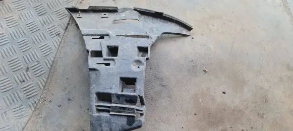 Volvo V70 Front bumper mounting bracket 09190304