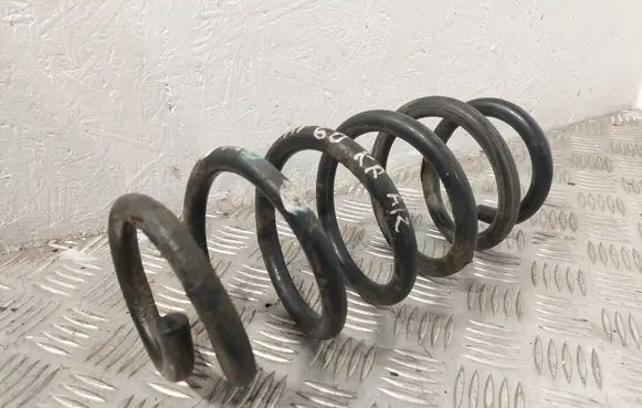 Toyota Avensis T270 Rear coil spring 4823105500