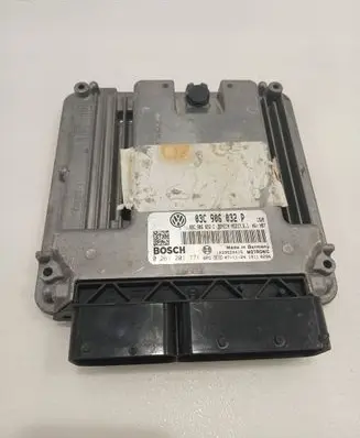 Volkswagen Golf V Engine control unit/module 03C906032P 03C906032C 0261201771