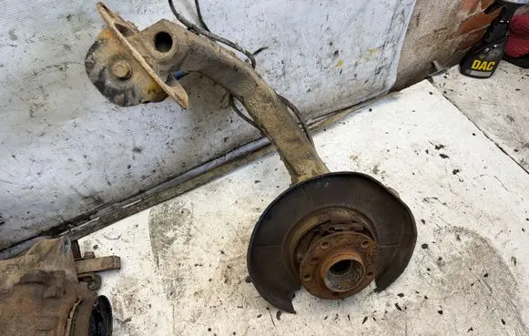 BMW 3 E46 Rear wheel hub spindle/knuckle