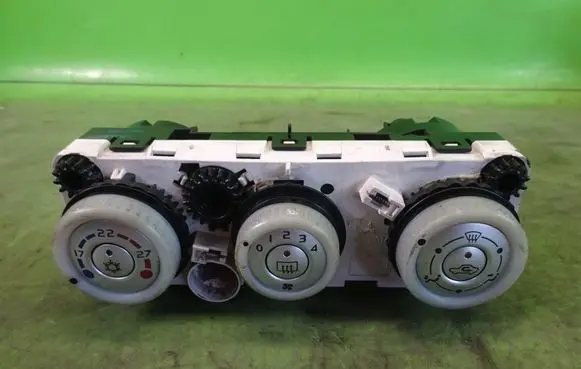 Mitsubishi Colt Climate control unit 69657305