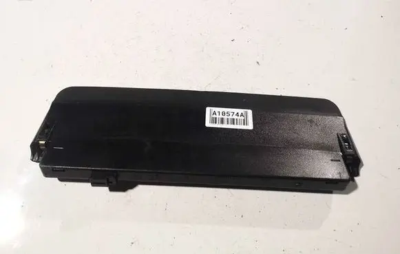Volkswagen Jetta V Third/center stoplight 1k5945097