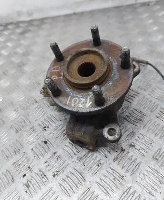 Hyundai Trajet Front wheel hub