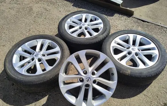 Nissan Juke I F15 R17 alloy rim 1KA2A