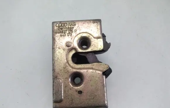 Audi 200 Front door lock 443837015