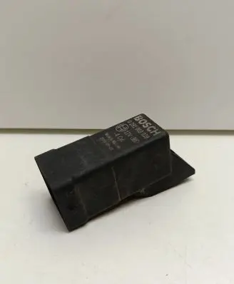 Iveco Daily 6th gen Glow plug pre-heat relay 0281003039 20140805