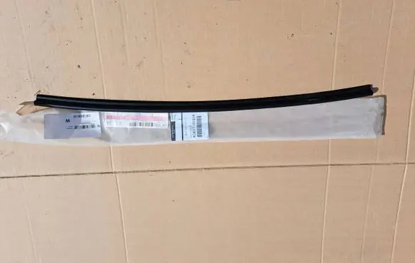 Nissan NV300 Rubber seal loading door 8283700Q0B