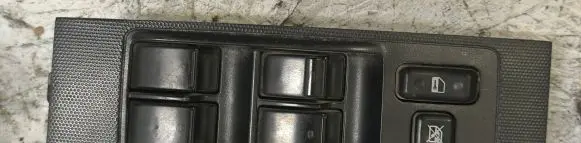 Toyota Corolla Verso AR10 Electric window control switch