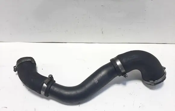 Ford Kuga II Intercooler hose/pipe AV616K863AD