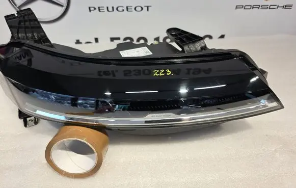 Renault Megane E-Tech Headlight/headlamp 260103279R