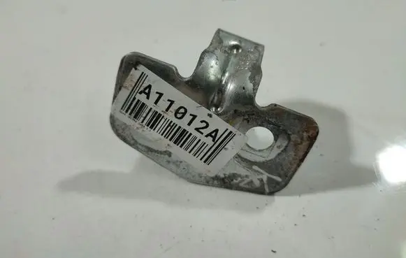 Opel Vectra C Front door lock loop/hook striker 