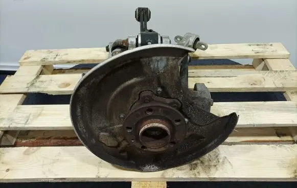 Front wheel hub spindle knuckle