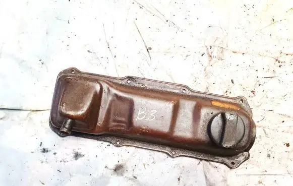 Volkswagen PASSAT B3 Rocker cam cover 