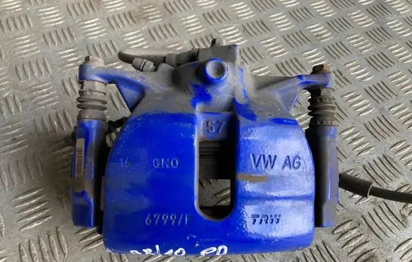 Volkswagen PASSAT B8 Front brake caliper