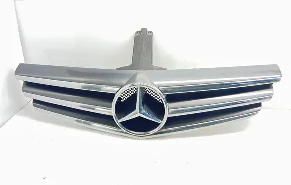 Mercedes-Benz CLC CL203 Front bumper upper radiator grill A2038801583