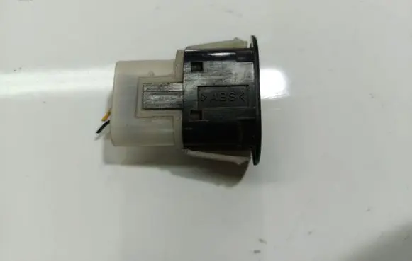 Saab 9-5 Tailgate opening switch 4733440