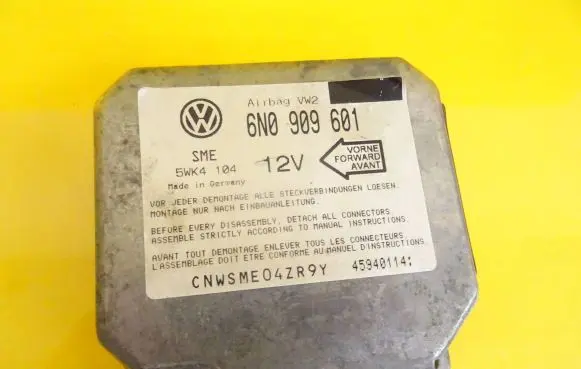 Volkswagen Polo III 6N 6N2 6NF Airbag control unit/module 6N0909601