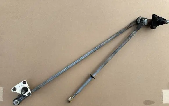 Front wiper linkage