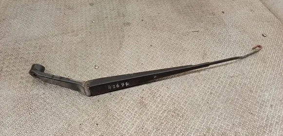 Suzuki SX4 Front wiper blade arm 