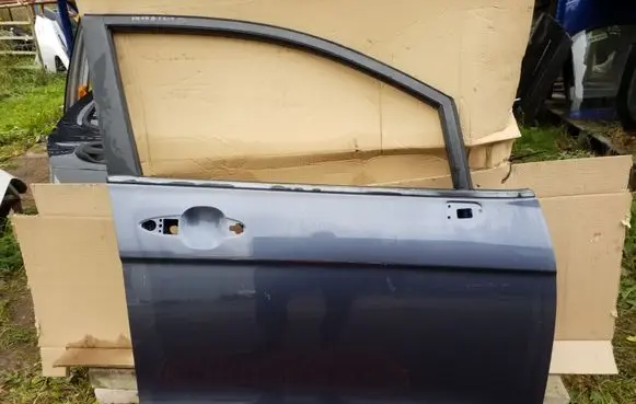 Honda FR-V Front door OEM