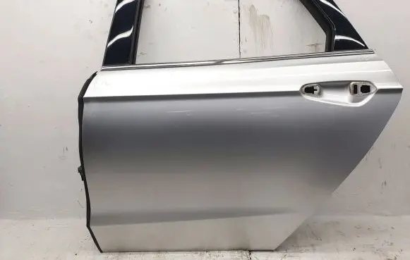 Ford Fusion II Rear door