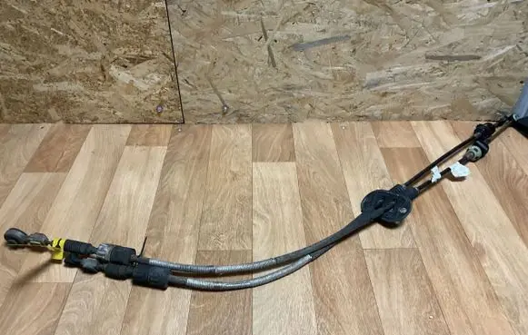 Ford Focus Gear shift cable linkage 2S4R7E395FC 607094810A